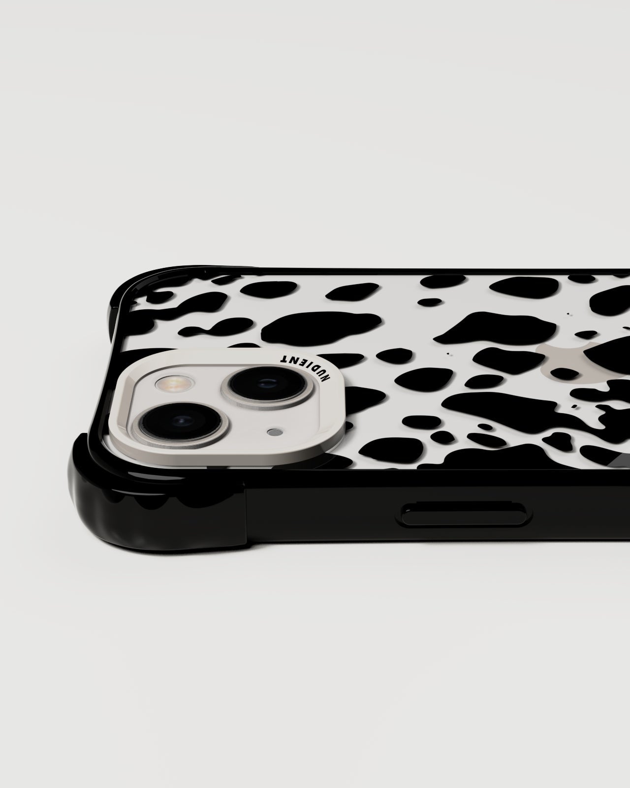 フォームでこぼこのケース