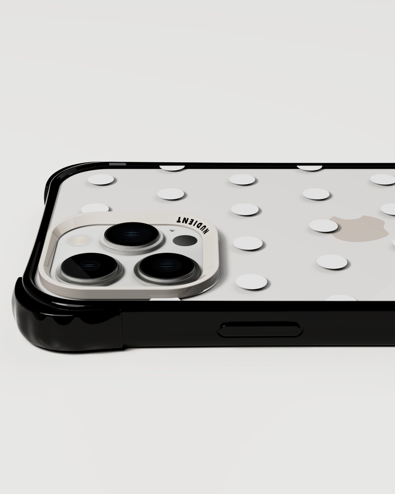 フォームでこぼこのケース