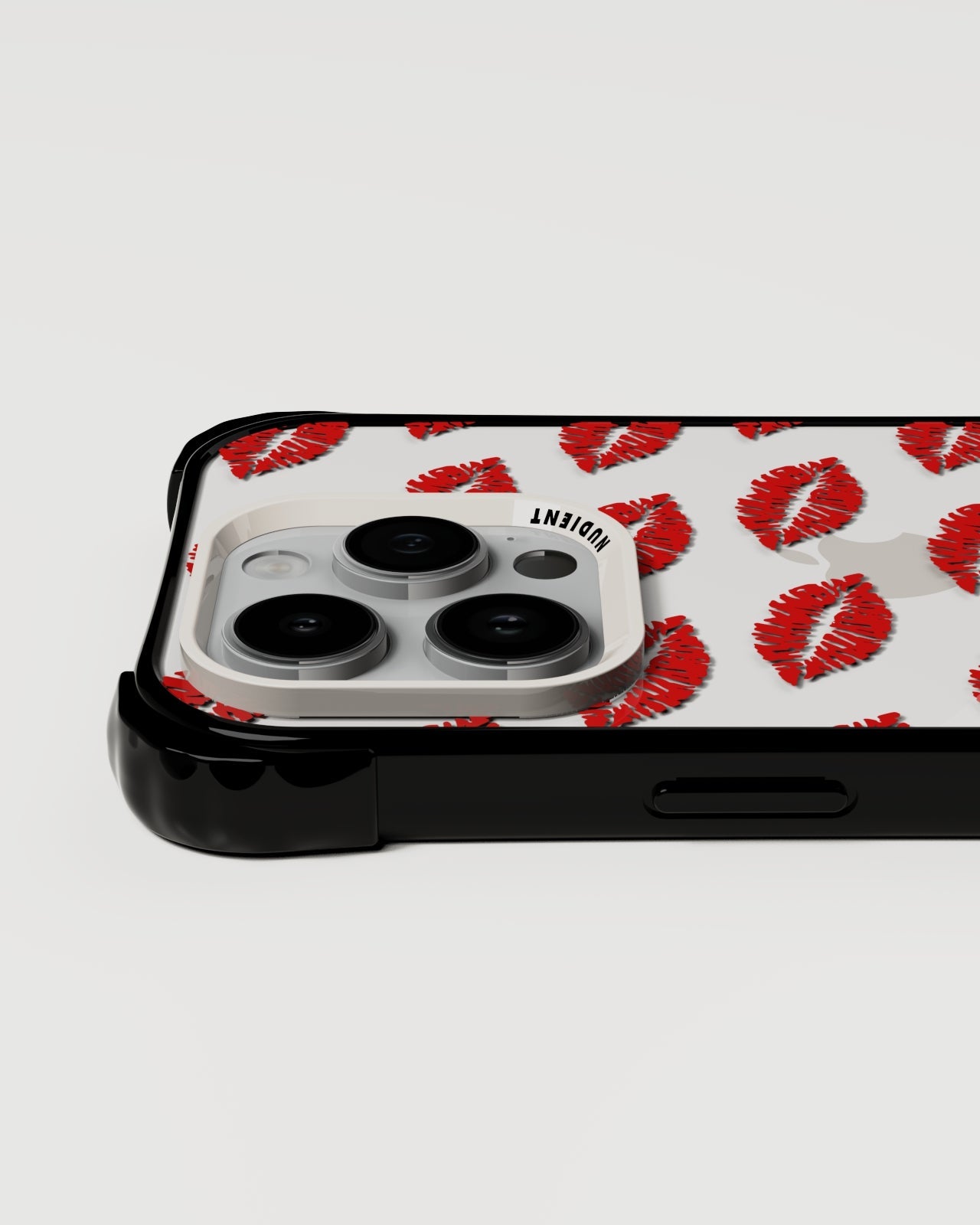 フォームでこぼこのケース