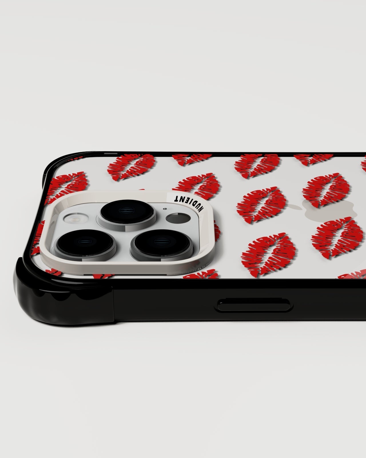 フォームでこぼこのケース