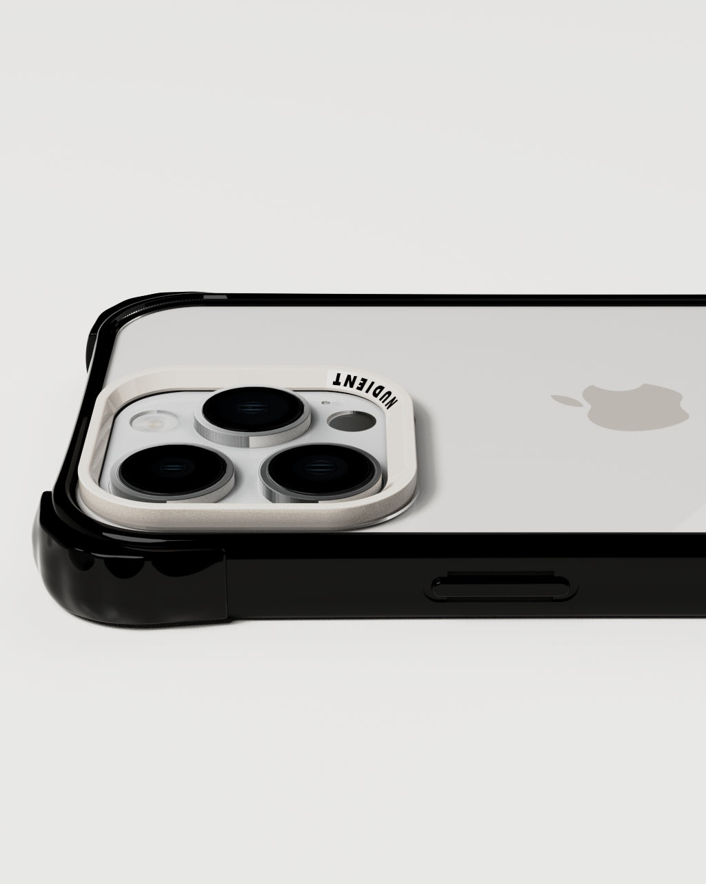 フォームでこぼこのケース