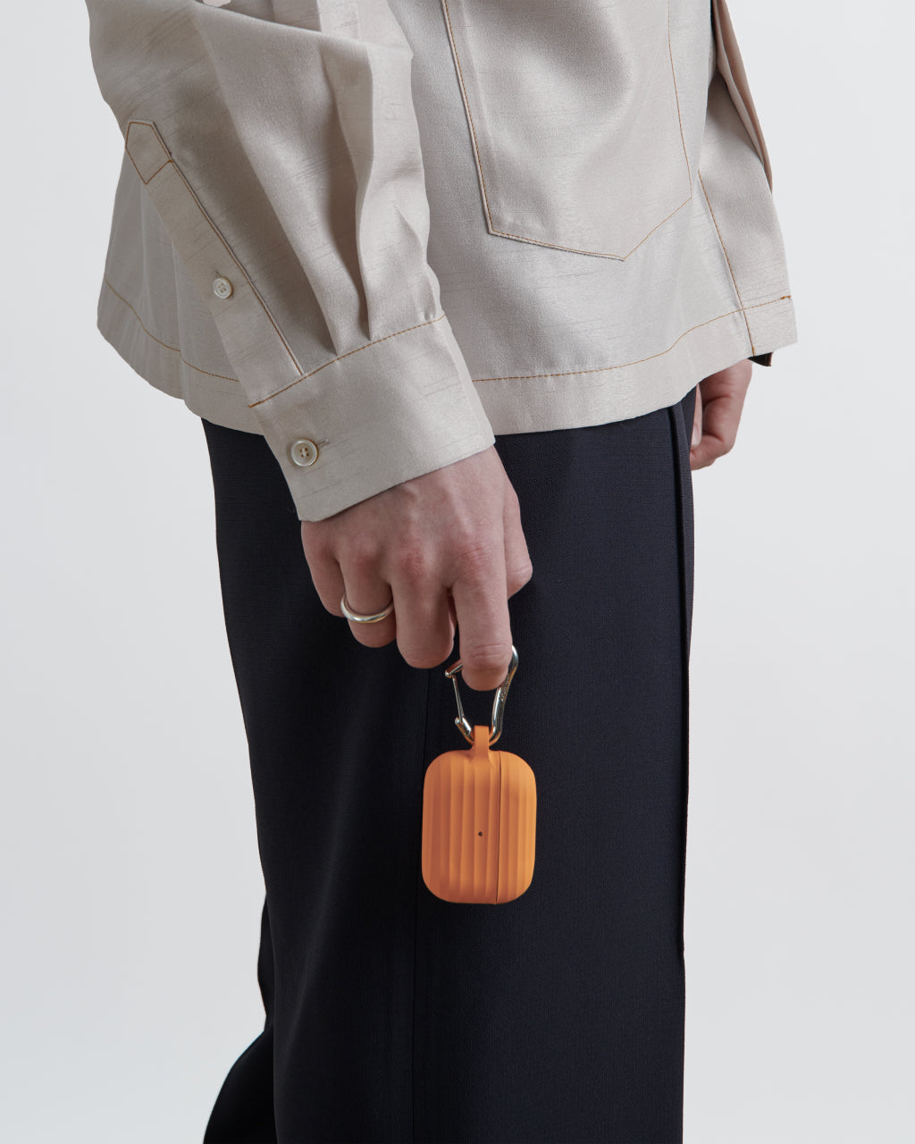 大胆なAirPodsケース