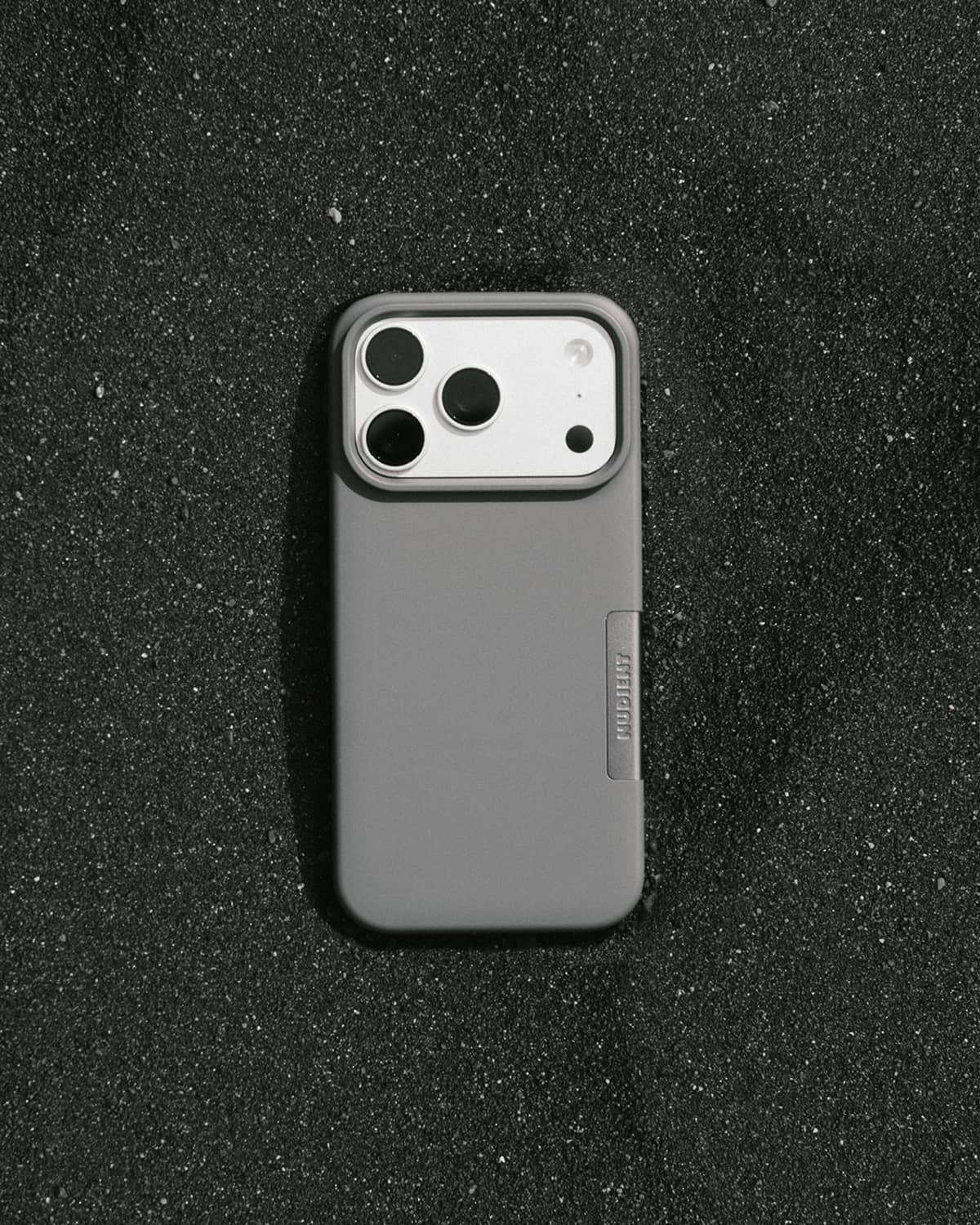 iPhone 16 薄型ケース – NUDIENT